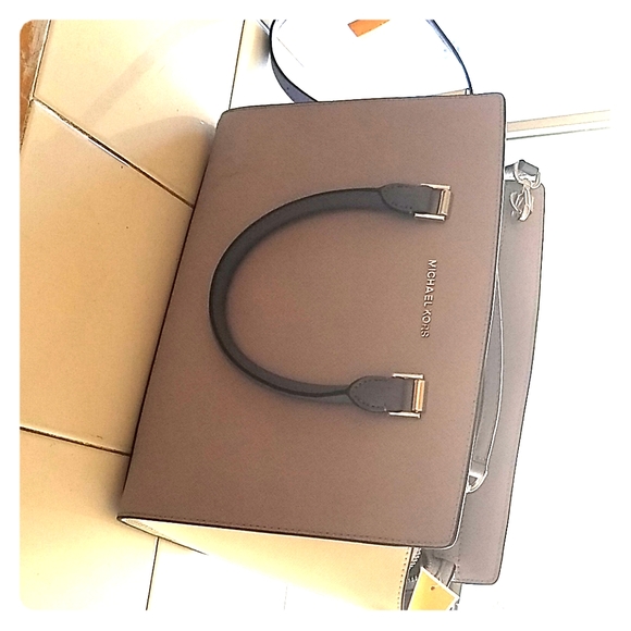 Michael Kors lavendar and cream purse